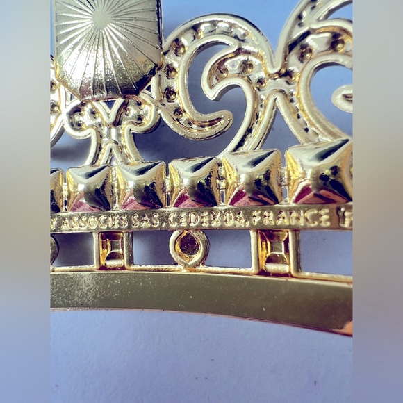 New Girls Disney Cinderella Gold Colored Tiara with Blue Jewels Metal Crown - Picture 15 of 15